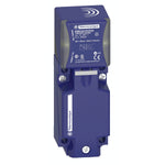 Sensor de Proximidad Inductivo Enchufable (Tornillo) de Marca Schneider Electric de Serie OsiSense XS (XS8C4A1PCG13) con Diseño Cuadrado 40x40x117mm. Tipo de Salida Digital PNP. Grado de Protección IP69K y IP67. Técnica de cableado 4 hilos. Alimentación 12-48VDC y Frecuencia máxima 300Hz